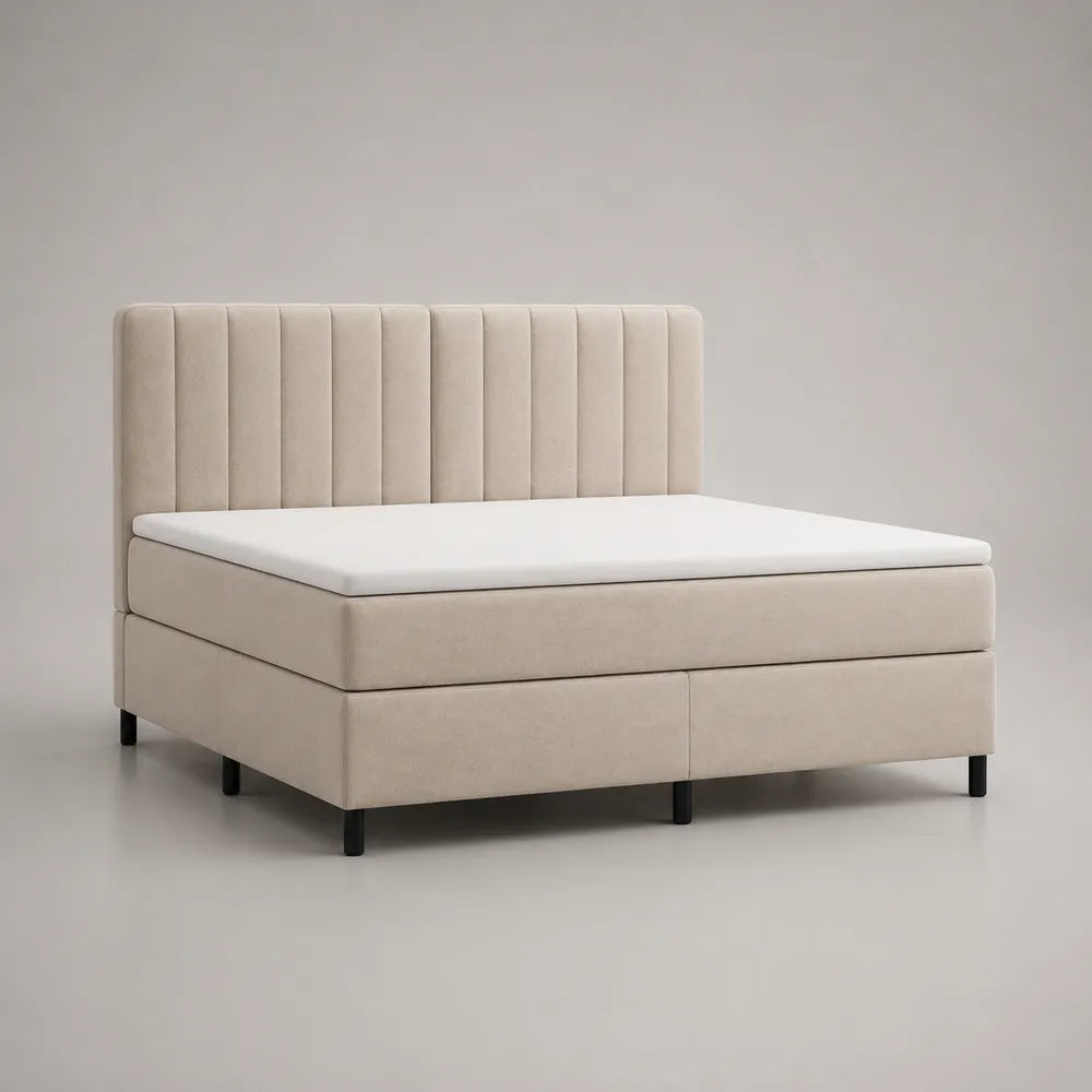 Letto matrimoniale 160 x 200 cm struttura imbottita in tessuto poliestere beige con testiera alta a canali verticali e profili laterali avvolgenti gambe in metallo nero