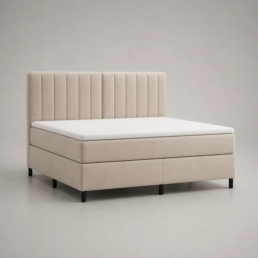 Letto matrimoniale 160 x 200 cm struttura imbottita in tessuto poliestere beige con testiera alta a canali verticali e profili laterali avvolgenti gambe in metallo nero