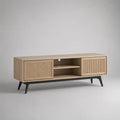 Mobile TV in pannello truciolare effetto rovere chiaro con ante in rattan intrecciato e struttura in acciaio nero 2 ante laterali e vano centrale aperto 160 cm 40 cm 50 cm